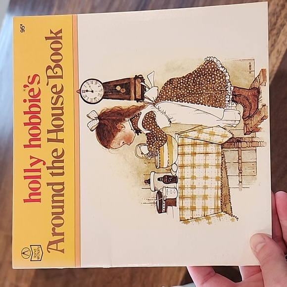 Vintage Holly Hobbie mini crock and book - Picture 11 of 14